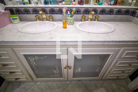 Apartamento à venda com 150m², 3 quartos e 2 vagasBanheiro da Suíte 3