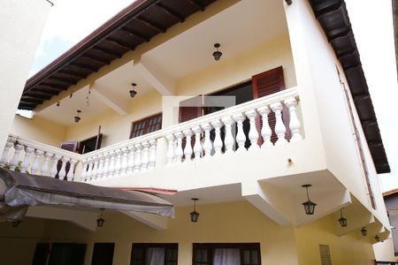 Casa à venda com 850m², 7 quartos e 8 vagas Casa à venda com 850m², 7 quartos e 8 vagasFachada de Traz do Imovel