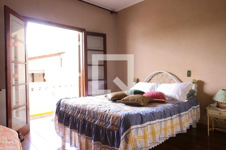 Casa à venda com 850m², 7 quartos e 8 vagas Casa à venda com 850m², 7 quartos e 8 vagasQuarto 3