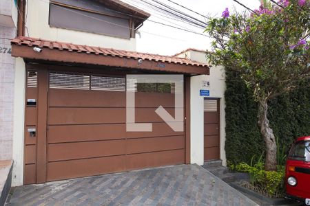 Casa à venda com 850m², 7 quartos e 8 vagas Casa à venda com 850m², 7 quartos e 8 vagasFachada