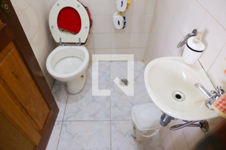 Casa à venda com 850m², 7 quartos e 8 vagas Casa à venda com 850m², 7 quartos e 8 vagasBanheiro a Lavanderia