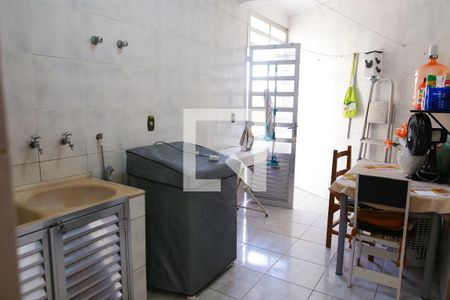 Casa à venda com 850m², 7 quartos e 8 vagas Casa à venda com 850m², 7 quartos e 8 vagasLavanderia