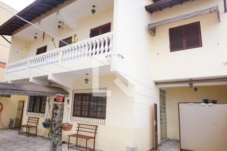 Casa à venda com 850m², 7 quartos e 8 vagas Casa à venda com 850m², 7 quartos e 8 vagasQuintal