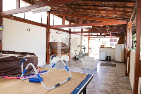 Casa à venda com 850m², 7 quartos e 8 vagas Casa à venda com 850m², 7 quartos e 8 vagasSalao de Festas e Churrasquieira