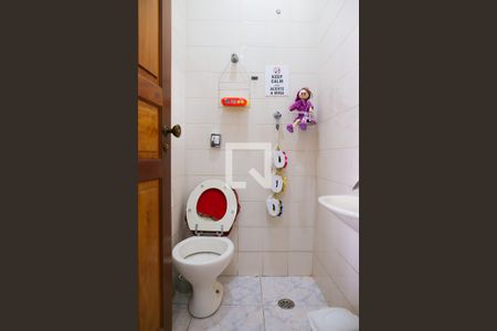 Casa à venda com 850m², 7 quartos e 8 vagas Casa à venda com 850m², 7 quartos e 8 vagasBanheiro a Lavanderia