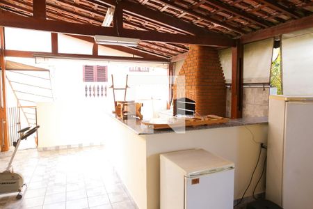 Casa à venda com 850m², 7 quartos e 8 vagas Casa à venda com 850m², 7 quartos e 8 vagasSalao de Festas e Churrasquieira