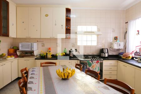 Casa à venda com 850m², 7 quartos e 8 vagas Casa à venda com 850m², 7 quartos e 8 vagascozinha