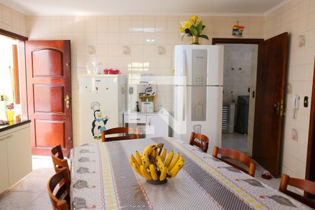 Casa à venda com 850m², 7 quartos e 8 vagas Casa à venda com 850m², 7 quartos e 8 vagascozinha