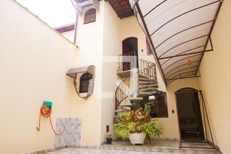 Casa à venda com 850m², 7 quartos e 8 vagas Casa à venda com 850m², 7 quartos e 8 vagasCasa dos Fundos