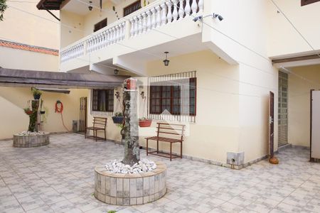 Casa à venda com 850m², 7 quartos e 8 vagas Casa à venda com 850m², 7 quartos e 8 vagasQuintal