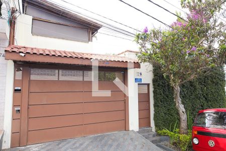 Casa à venda com 850m², 7 quartos e 8 vagas Casa à venda com 850m², 7 quartos e 8 vagasFachada