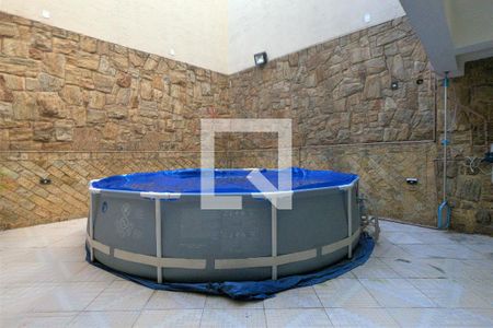 Casa à venda com 222m², 3 quartos e 4 vagasÁrea da churrasqueira e piscina