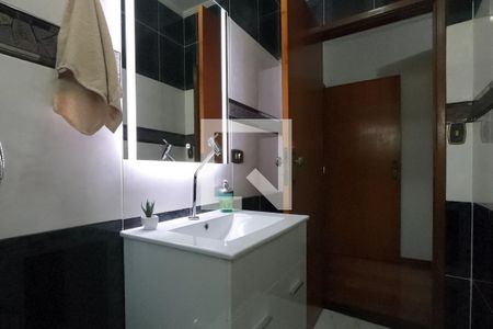 Casa à venda com 222m², 3 quartos e 4 vagasBanheiro da Suíte 1