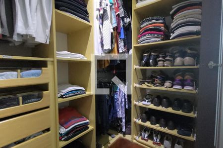 Casa à venda com 222m², 3 quartos e 4 vagasCloset da suíte 3