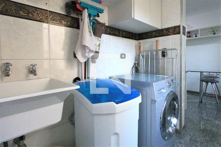 Casa à venda com 222m², 3 quartos e 4 vagasÁrea de Serviço