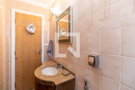 Casa à venda com 220m², 5 quartos e 4 vagas Casa à venda com 220m², 5 quartos e 4 vagasBanheiro da Suíte