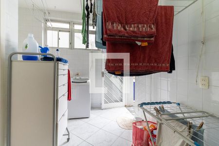 Casa à venda com 220m², 5 quartos e 4 vagas Casa à venda com 220m², 5 quartos e 4 vagasLavanderia