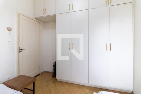 Casa à venda com 220m², 5 quartos e 4 vagas Casa à venda com 220m², 5 quartos e 4 vagasQuarto 2