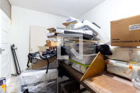 Casa à venda com 220m², 5 quartos e 4 vagas Casa à venda com 220m², 5 quartos e 4 vagasDeposito