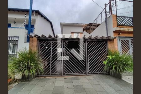 Casa à venda com 220m², 5 quartos e 4 vagas Casa à venda com 220m², 5 quartos e 4 vagasFachada