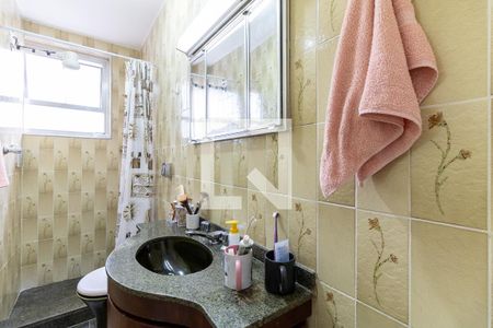 Casa à venda com 220m², 5 quartos e 4 vagas Casa à venda com 220m², 5 quartos e 4 vagasBanheiro Social