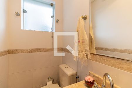 Casa à venda com 220m², 5 quartos e 4 vagas Casa à venda com 220m², 5 quartos e 4 vagasLavabo