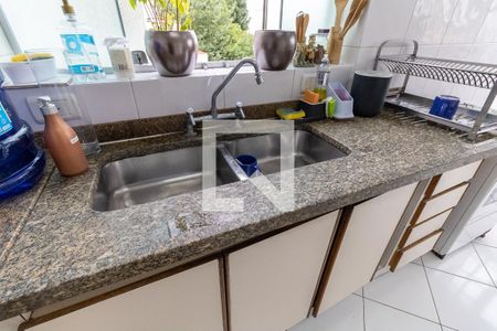 Casa à venda com 220m², 5 quartos e 4 vagas Casa à venda com 220m², 5 quartos e 4 vagasCozinha