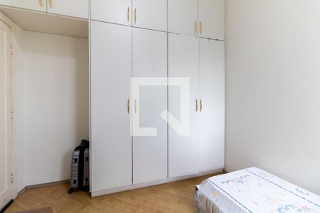 Casa à venda com 220m², 5 quartos e 4 vagas Casa à venda com 220m², 5 quartos e 4 vagasQuarto 2