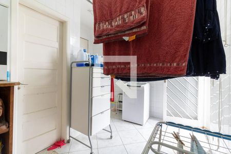 Casa à venda com 220m², 5 quartos e 4 vagas Casa à venda com 220m², 5 quartos e 4 vagasLavanderia