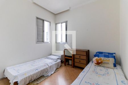 Casa à venda com 220m², 5 quartos e 4 vagas Casa à venda com 220m², 5 quartos e 4 vagasQuarto 2