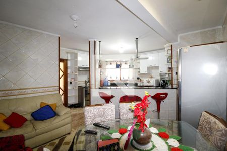 Casa à venda com 372m², 4 quartos e 2 vagas Casa à venda com 372m², 4 quartos e 2 vagasCozinha