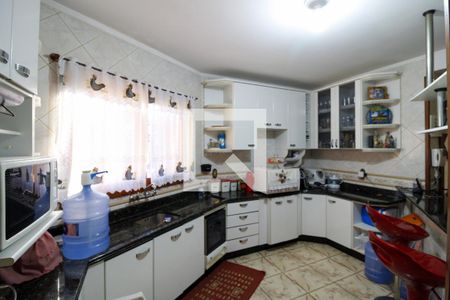 Casa à venda com 372m², 4 quartos e 2 vagas Casa à venda com 372m², 4 quartos e 2 vagasCozinha