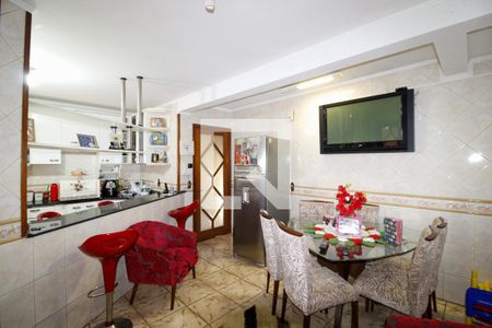 Casa à venda com 372m², 4 quartos e 2 vagas Casa à venda com 372m², 4 quartos e 2 vagasCozinha