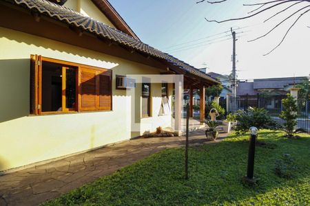 Casa à venda com 372m², 4 quartos e 2 vagas Casa à venda com 372m², 4 quartos e 2 vagasQuintal