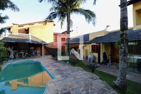 Casa à venda com 372m², 4 quartos e 2 vagas Casa à venda com 372m², 4 quartos e 2 vagasQuintal