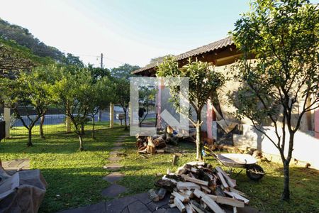 Casa à venda com 372m², 4 quartos e 2 vagas Casa à venda com 372m², 4 quartos e 2 vagasQuintal