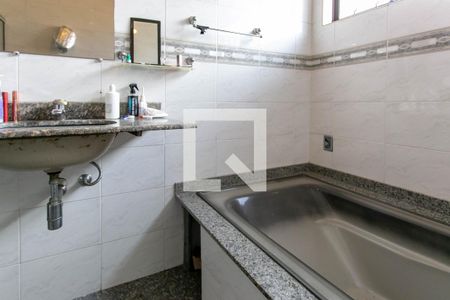 Casa à venda com 258m², 4 quartos e 4 vagas Casa à venda com 258m², 4 quartos e 4 vagasBanheiro da Suíte 2