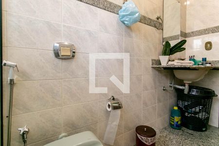 Casa à venda com 258m², 4 quartos e 4 vagas Casa à venda com 258m², 4 quartos e 4 vagasBanheiro Social