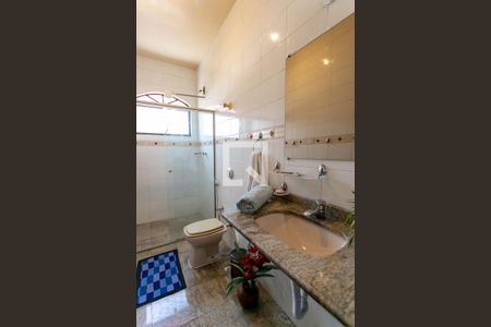 Casa à venda com 258m², 4 quartos e 4 vagas Casa à venda com 258m², 4 quartos e 4 vagasBanheiro da Suíte 1