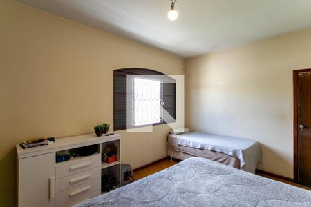 Casa à venda com 258m², 4 quartos e 4 vagas Casa à venda com 258m², 4 quartos e 4 vagasQuarto Suíte 2