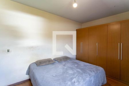 Casa à venda com 258m², 4 quartos e 4 vagas Casa à venda com 258m², 4 quartos e 4 vagasQuarto Suíte 2