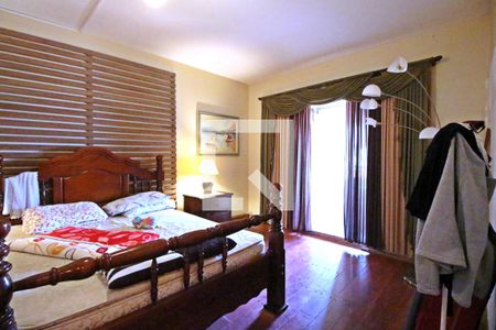 Casa à venda com 700m², 4 quartos e 3 vagasQuarto 2 (suíte)