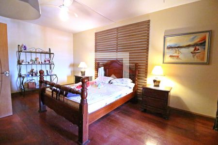 Casa à venda com 700m², 4 quartos e 3 vagasQuarto 2 (suíte)