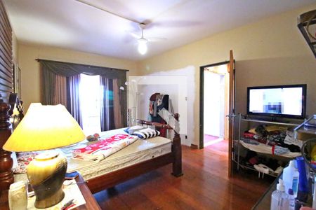 Casa à venda com 700m², 4 quartos e 3 vagasQuarto 2 (suíte)