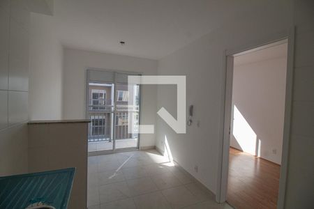 Sala/Cozinha de apartamento para alugar com 1 quarto, 28m² em Jardim Caravelas, São Paulo