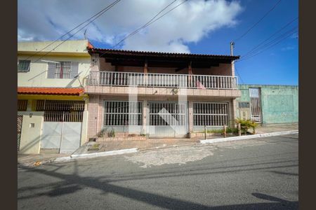 Casa à venda com 250m², 6 quartos e 4 vagasFachada 