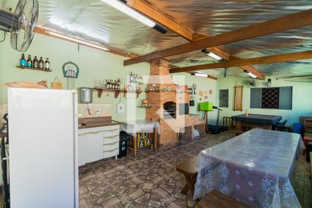 Casa à venda com 250m², 3 quartos e 5 vagas Casa à venda com 250m², 3 quartos e 5 vagasTerraço