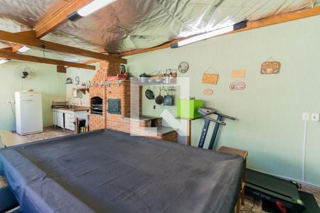 Casa à venda com 250m², 3 quartos e 5 vagas Casa à venda com 250m², 3 quartos e 5 vagasTerraço