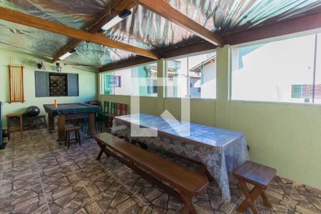 Casa à venda com 250m², 3 quartos e 5 vagas Casa à venda com 250m², 3 quartos e 5 vagasTerraço