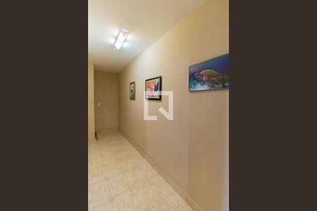 Casa à venda com 250m², 3 quartos e 5 vagas Casa à venda com 250m², 3 quartos e 5 vagasCorredor